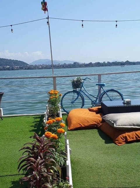 Dock