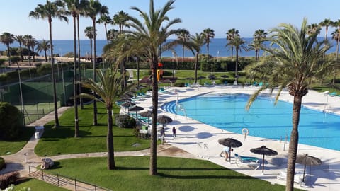 Seasonal outdoor pool