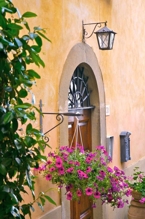 Building Exterior, Outdoor