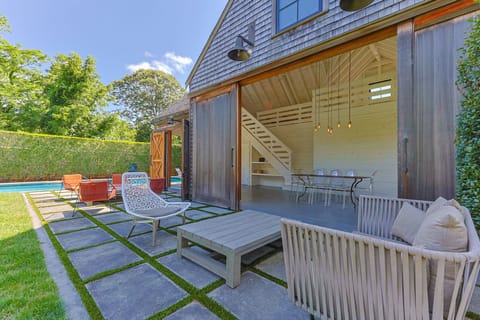 pool house