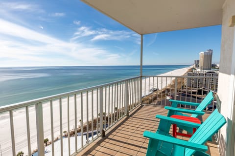 Private Balcony Overlooking the Gulf!