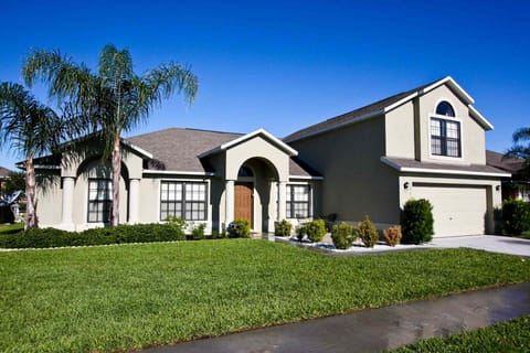 Beautiful 5 bedroom pool home