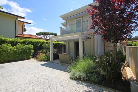 Building Exterior, Garden, Outdoor