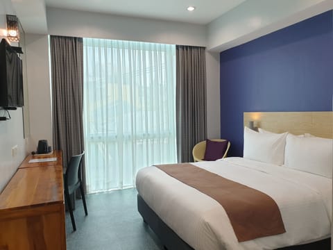 In-room safe, free WiFi, bed sheets