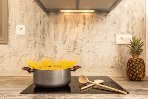 Villa | Private kitchen | Full-size fridge, oven, stovetop, coffee/tea maker