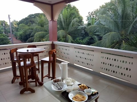 Daily local cuisine breakfast for a fee