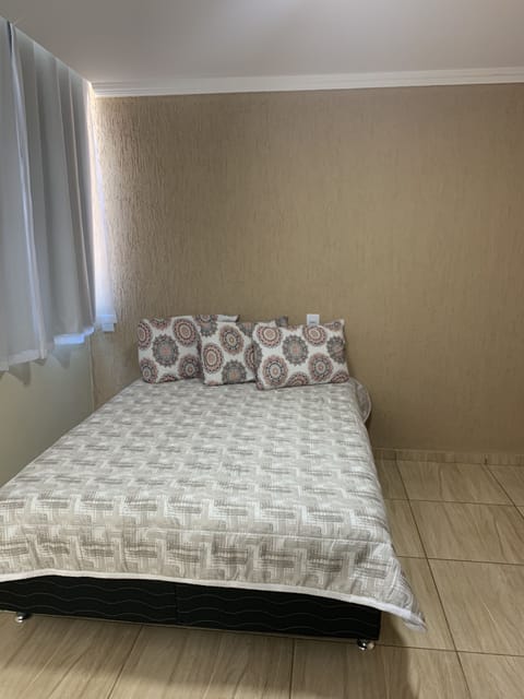 Comfort Room | Blackout drapes, free WiFi, bed sheets