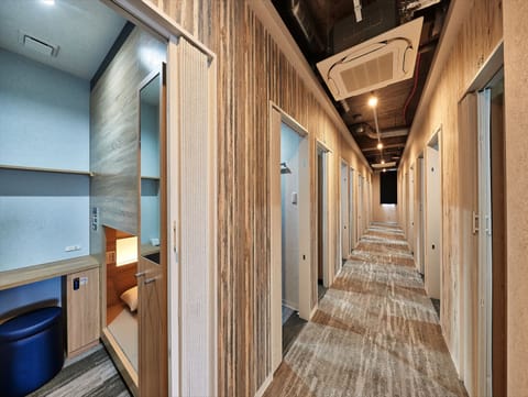 Cabin, Women Only (for guests 18 years and older, Upper/Lower Unselectable), Non Smoking | Hypo-allergenic bedding available, in-room safe, blackout drapes, WiFi