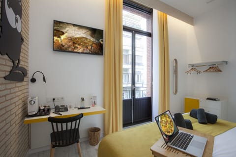 Superior Double Room | Minibar, in-room safe, desk, blackout drapes