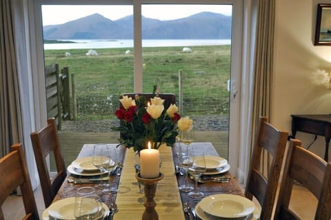 House, 2 Bedrooms, Sea View | In-room dining