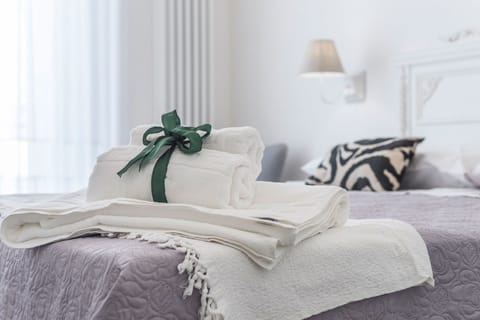 Classic Double Room | Individually decorated, individually furnished, desk, iron/ironing board
