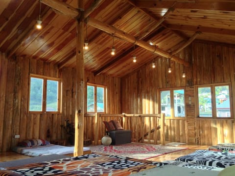 Family Room | WiFi (free), bed sheets