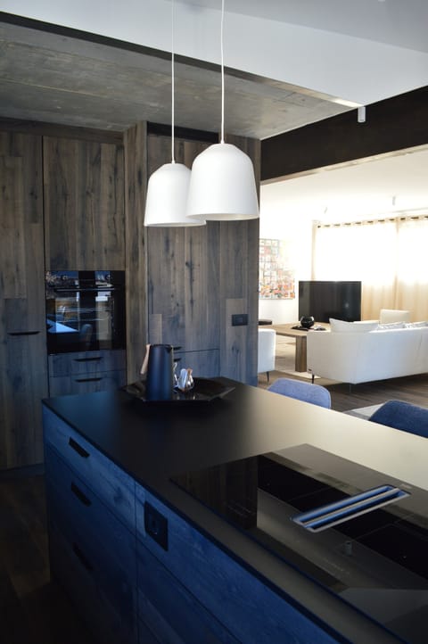 Luxury Penthouse, 2 Bedrooms, Non Smoking | Private kitchen