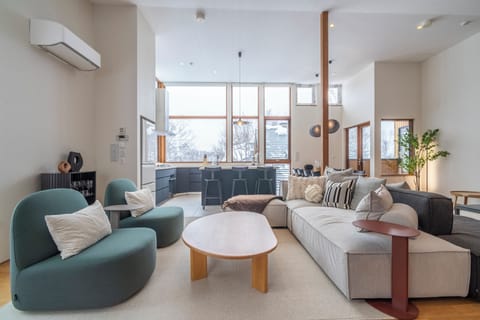 House | Living area | Flat-screen TV