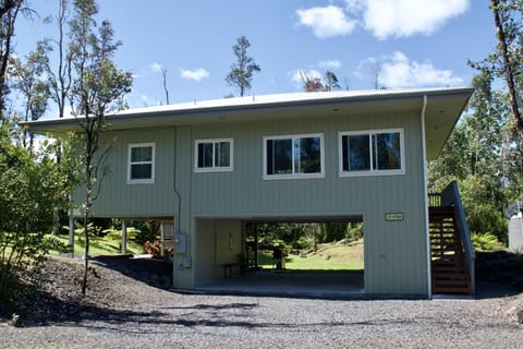 Front of home with driveway