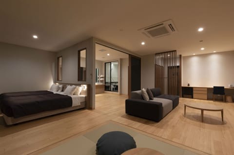 Japanese-Western Luxury Room (Non-Smoking) | Minibar, in-room safe, desk, laptop workspace