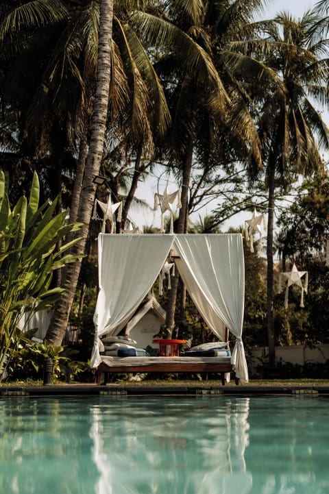 Outdoor pool, pool umbrellas