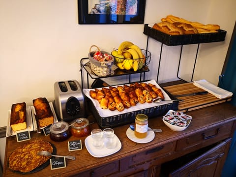 Daily buffet breakfast for a fee