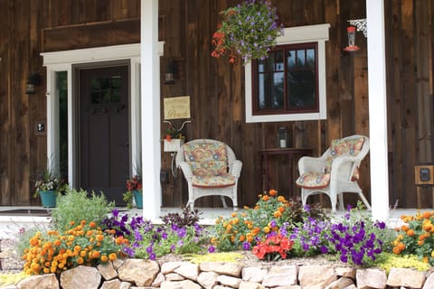 Enjoy some front porch sitting!