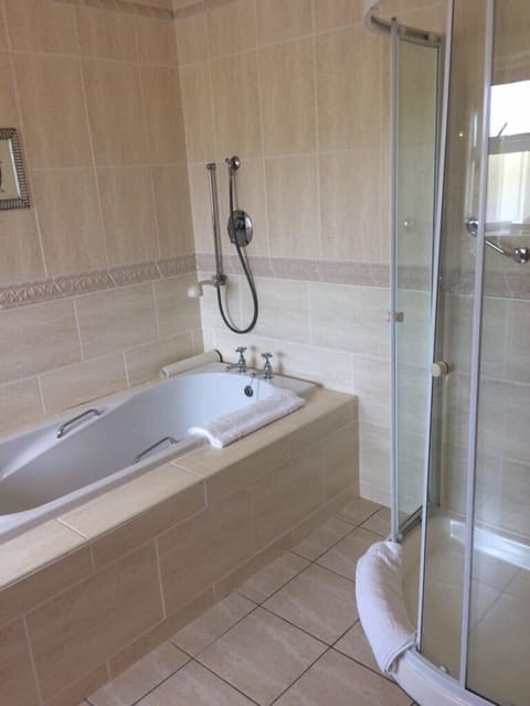 Family Room (with Bathroom) | Bathroom | Free toiletries, hair dryer, towels