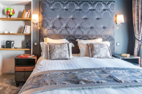 Hypo-allergenic bedding, in-room safe, desk, soundproofing