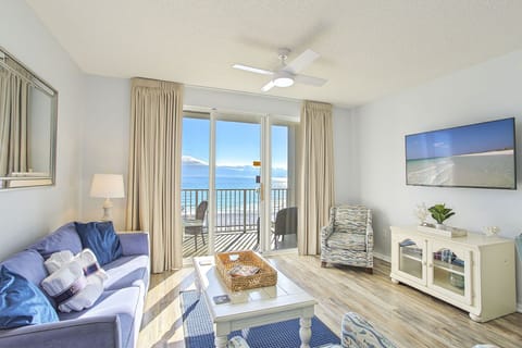 21-Majestic-Sun-306A-Living
