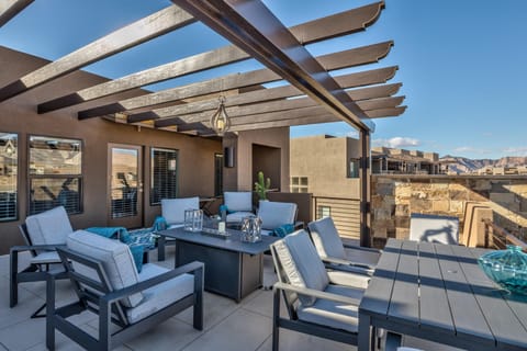 House, Multiple Beds (Fun At The Ledges) | Outdoor dining