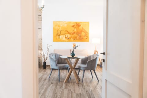 Superior Room | Minibar, in-room safe, desk, blackout drapes