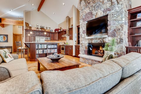 Open and airy floor plan with plenty of natural light