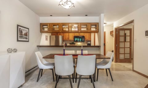 Townsend Place A107 Darker Print-4_result