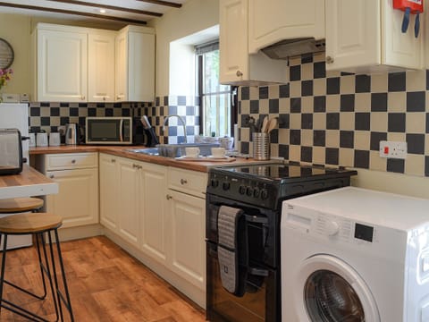 Kitchen | The Stables - Vielstone, Buckland Brewer, near Bideford