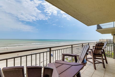 New Smyrna Beach Vacation Rental | 2BR | 2BA | 1,730 Sq Ft | Steps to Enter