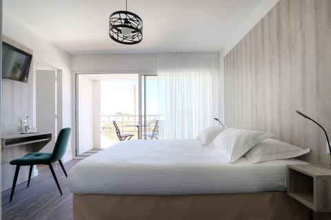 In-room safe, desk, free WiFi, bed sheets