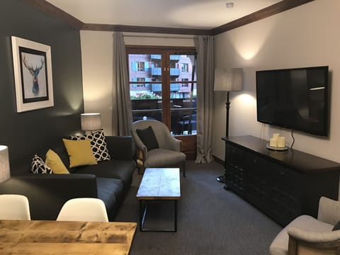 Lining room
