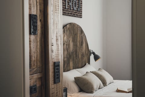 Hypo-allergenic bedding, minibar, in-room safe, desk