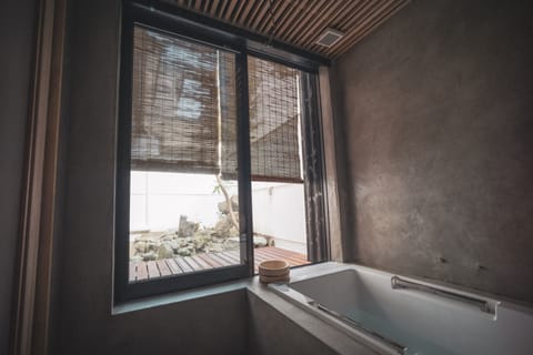 Modern Machiya - MIBU | Deep soaking bathtub