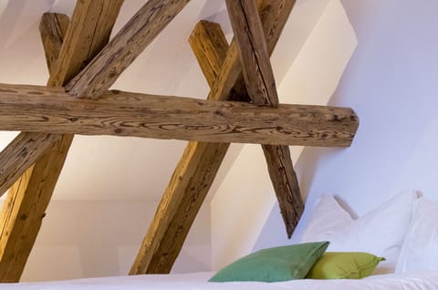 Double Room | 1 bedroom, desk, laptop workspace, blackout drapes