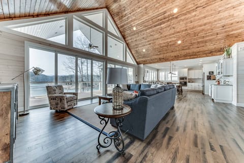 Upstairs living room with view of lake