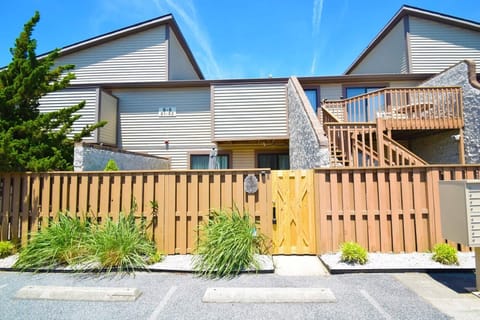 Condo, 2 Bedrooms | Exterior
