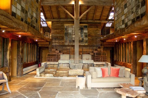 Cottage (11 Dragon) | Living area | 140-cm flat-screen TV with digital channels, TV, toys