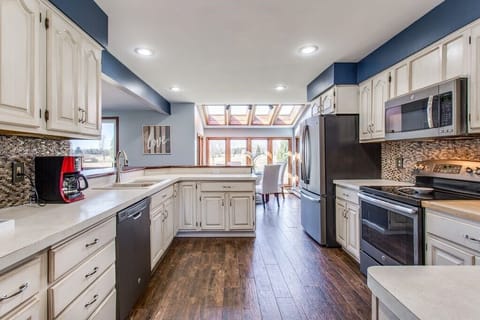 Upstairs Kitchen (1)