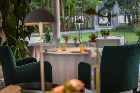 2 restaurants, breakfast, lunch, dinner served; Italian cuisine