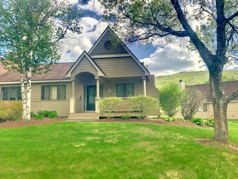 This sunny Fairway Village home is located steps away from the Mt. Washington Hotel golf course and minutes to Bretton Woods Ski Area!