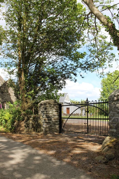 Entrance Gateway