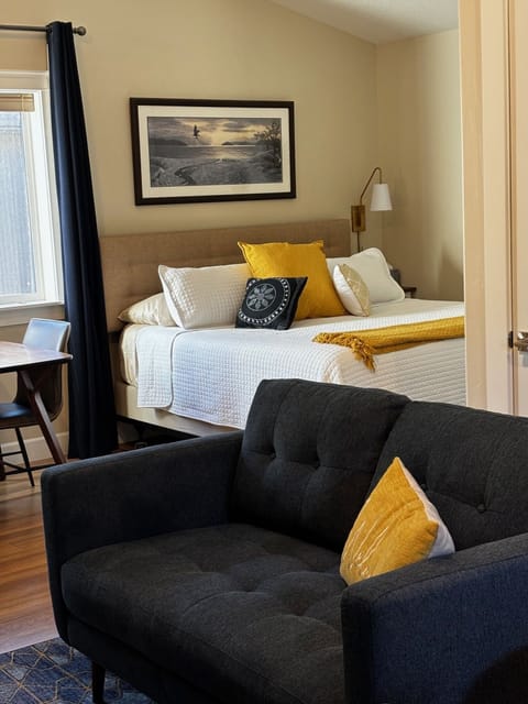 Spacious studio with vaulted ceilings!
