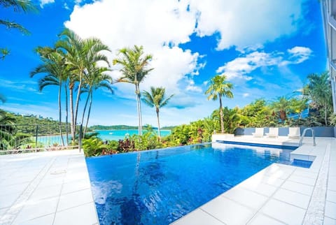 Infinity pool adults only 
Book direct and save. www.holidayinthewhitsundays.com
office number 0448253469