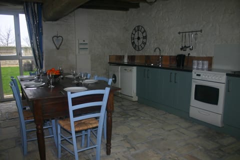 Maison du Puits kitchen