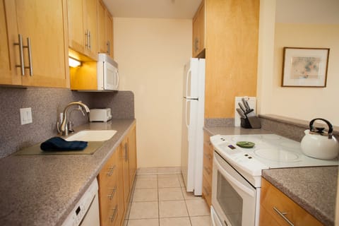 Galley Style Kitchen Nani Kai Hale 302