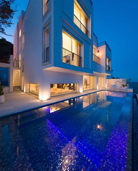 Front of property - evening/night