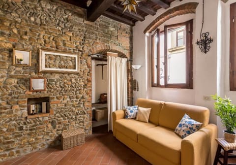 Studio | Living room | TV